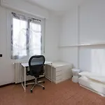 Homelovers Bright And White House Navigli District Apartamento Milán