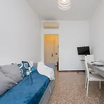 Apartamento Homelovers Bright And White House Navigli District *