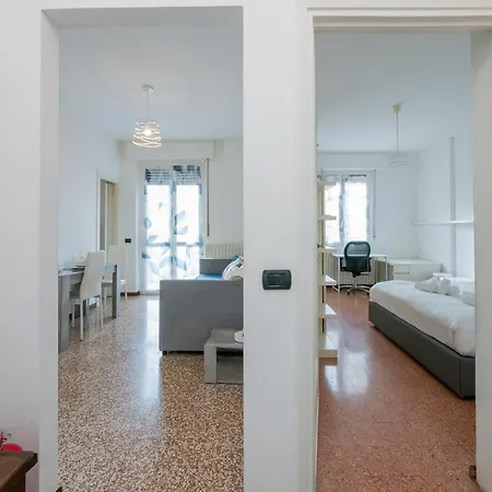 Homelovers Bright&white House Navigli District Appartamento Milano