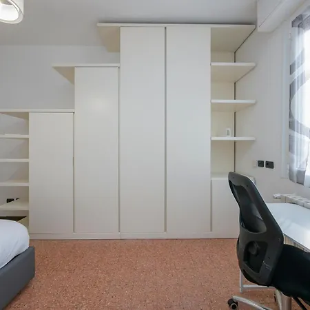 Homelovers Bright&white House Navigli District *