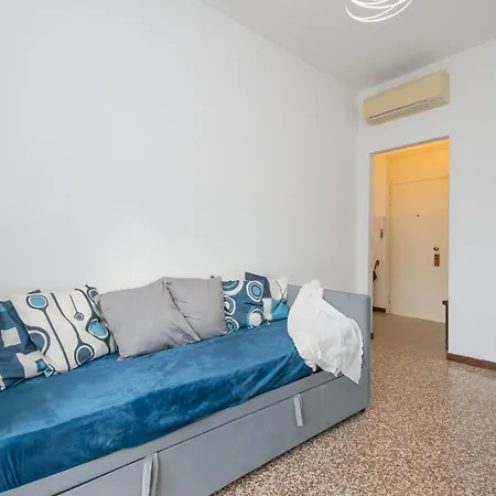 Homelovers Bright&white House Navigli District Appartamento