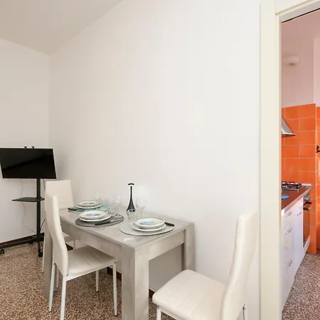 Homelovers Bright&white House Navigli District *