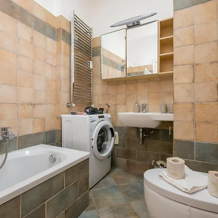 Homelovers Bright&white House Navigli District Milano