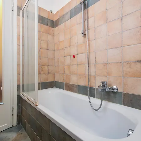 Homelovers Bright&white House Navigli District Appartamento
